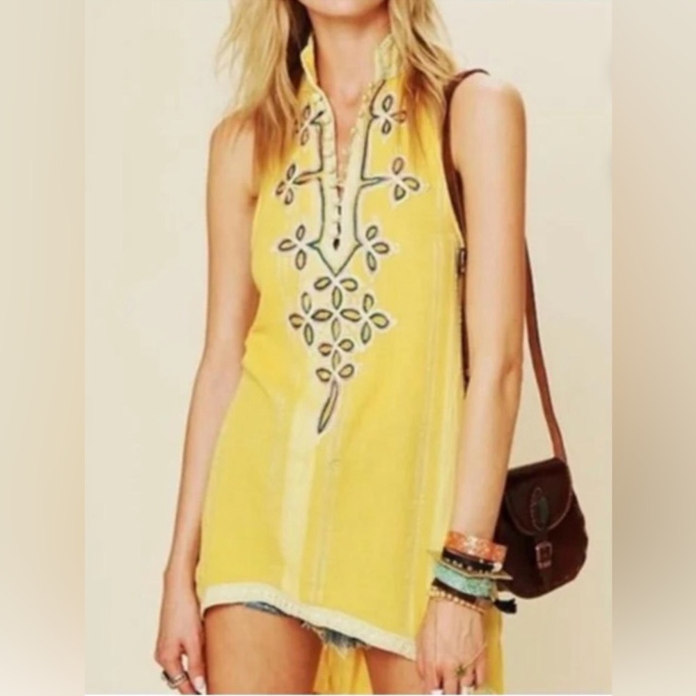 🚨Final Sale🚨!! New Romantics Yellow Embroidered Tunic Top or Dress